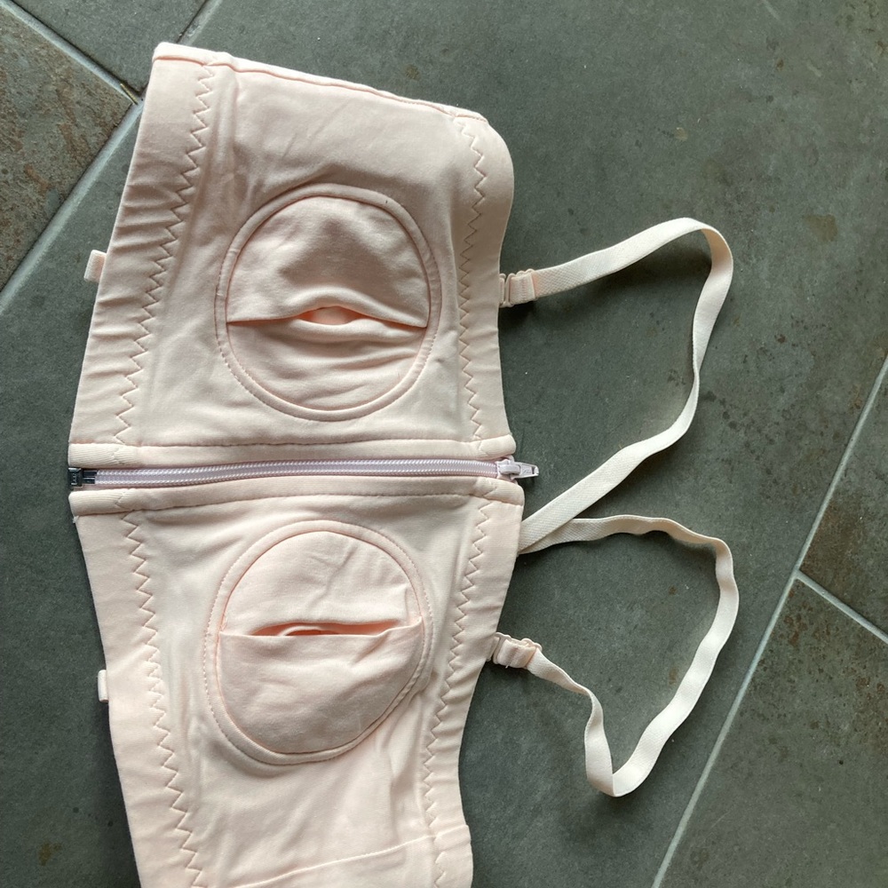 Simple Wishes Hands Free Pumping Bra